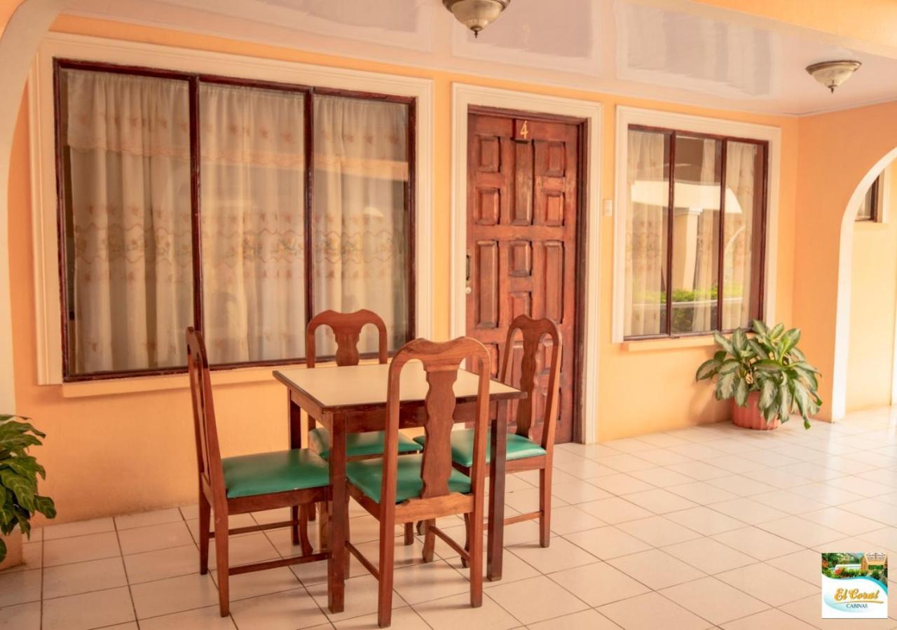 Hotel Y Cabinas El Coral Jaco Bagian luar foto