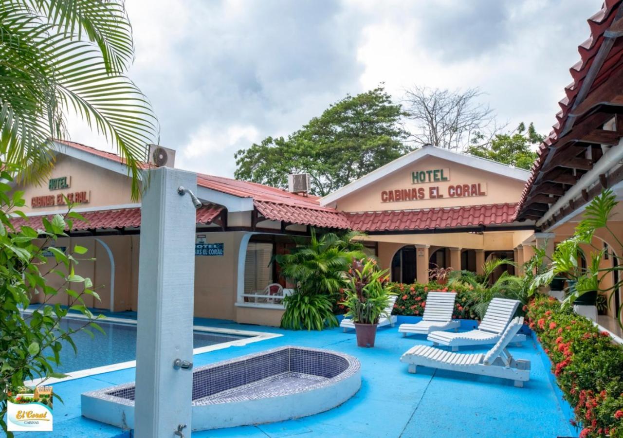 Hotel Y Cabinas El Coral Jaco Bagian luar foto