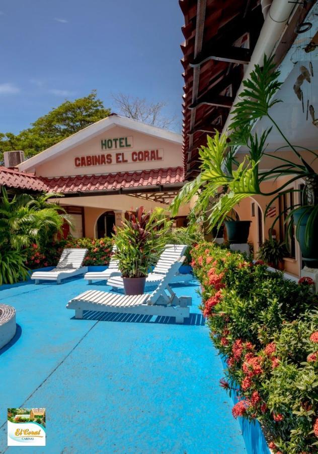 Hotel Y Cabinas El Coral Jaco Bagian luar foto