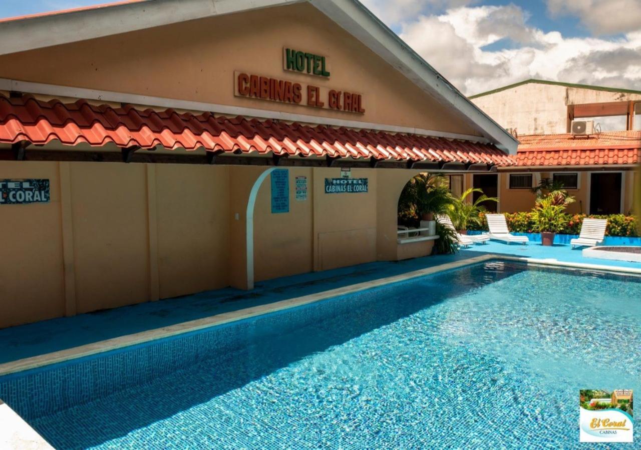 Hotel Y Cabinas El Coral Jaco Bagian luar foto