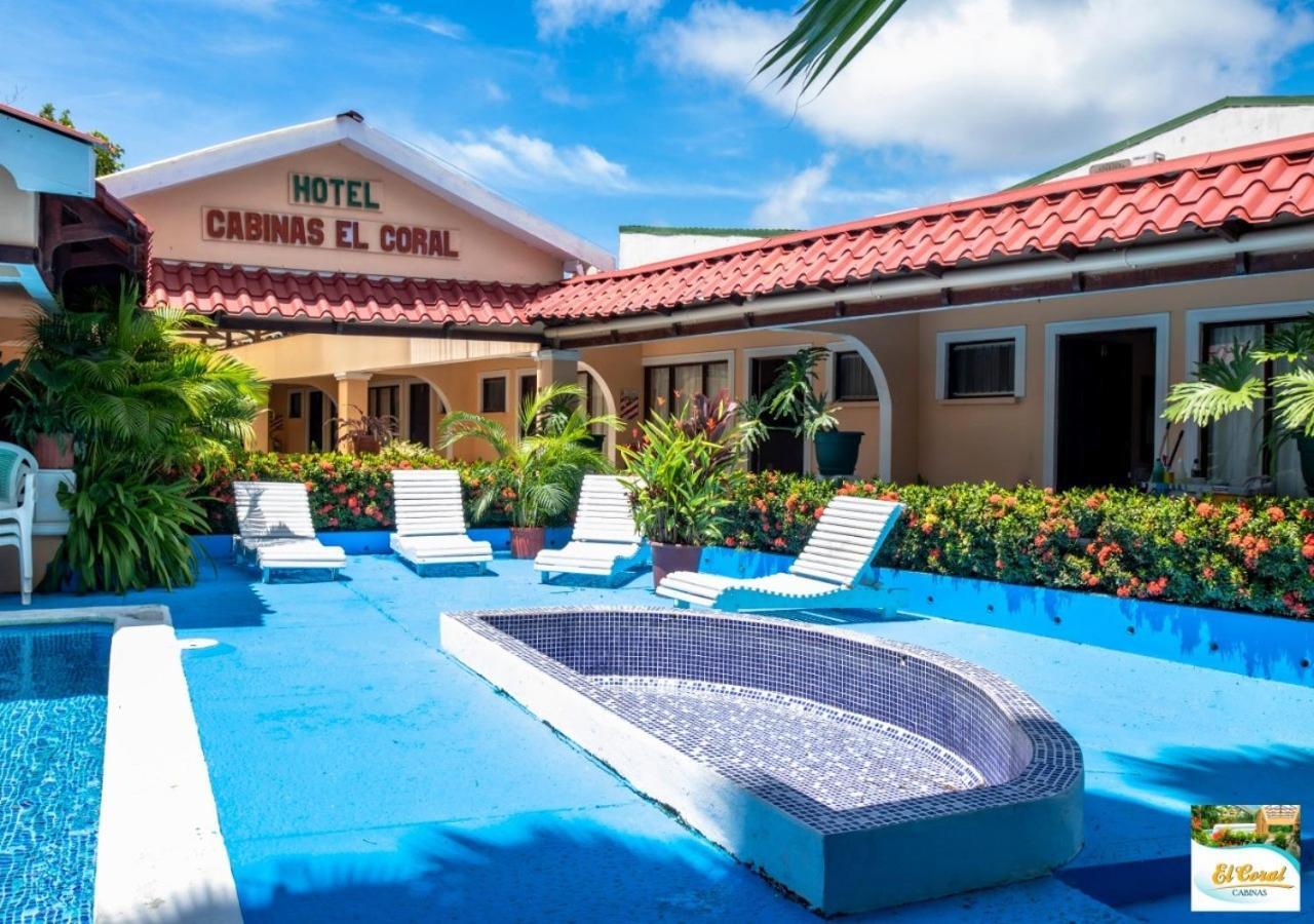Hotel Y Cabinas El Coral Jaco Bagian luar foto