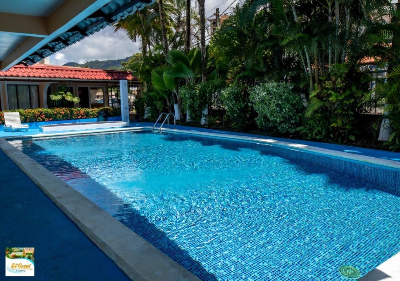 Hotel Y Cabinas El Coral Jaco Bagian luar foto
